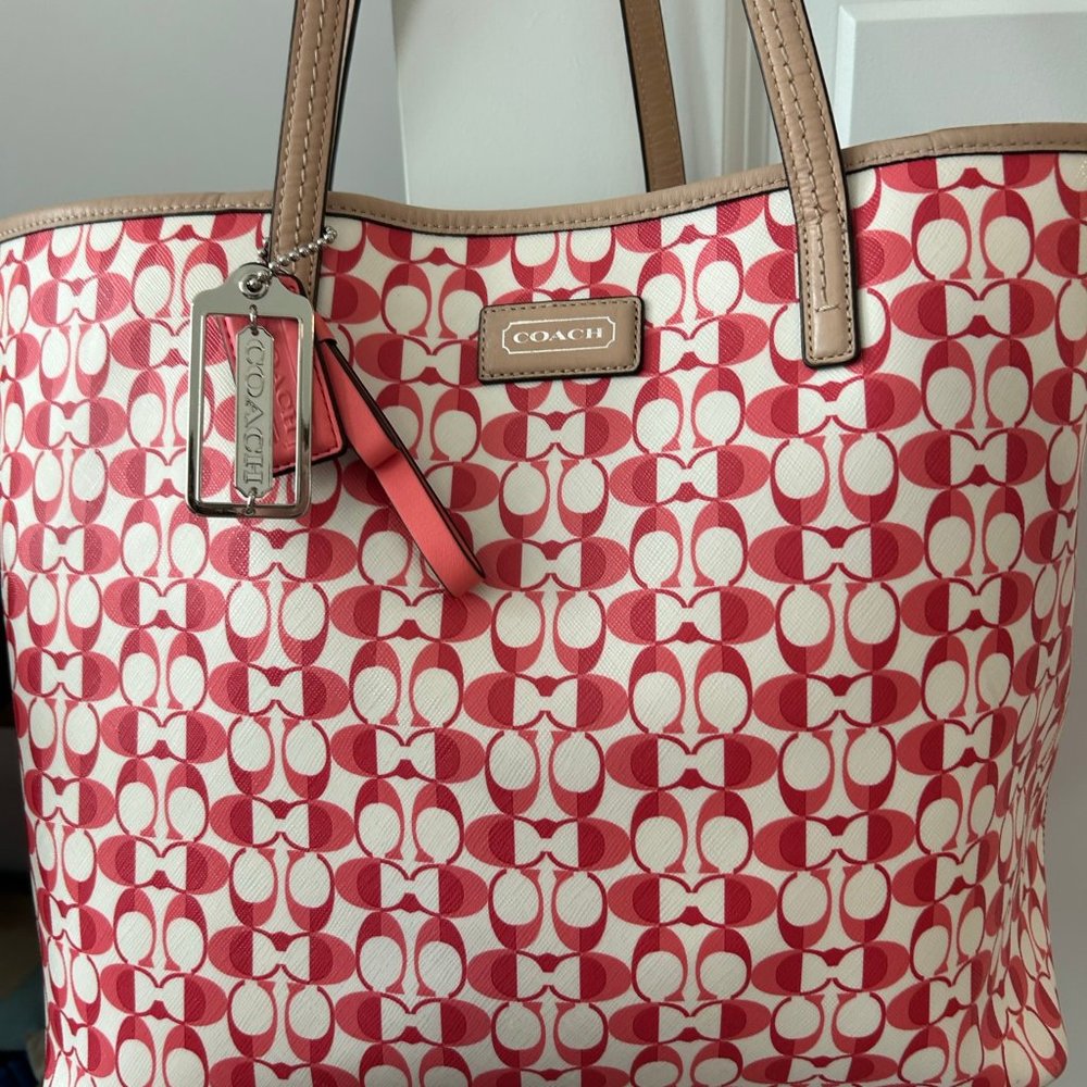 Coach F25673 Park Metro Dream Pomegranate/White Large Tote